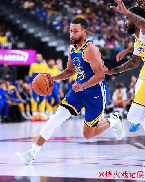 库里休战戴维斯贡献12+10，勇士力克活塞迎来4连胜