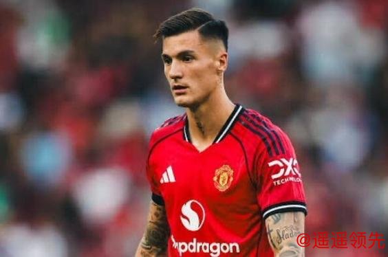 谢林汉姆：踢枪手姆伯莫还得踢中锋，谢什科现在还难担大任