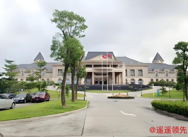 宝日高尔夫俱乐部