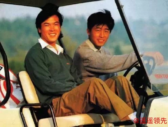 1995年的程军（右）和张连伟（左）